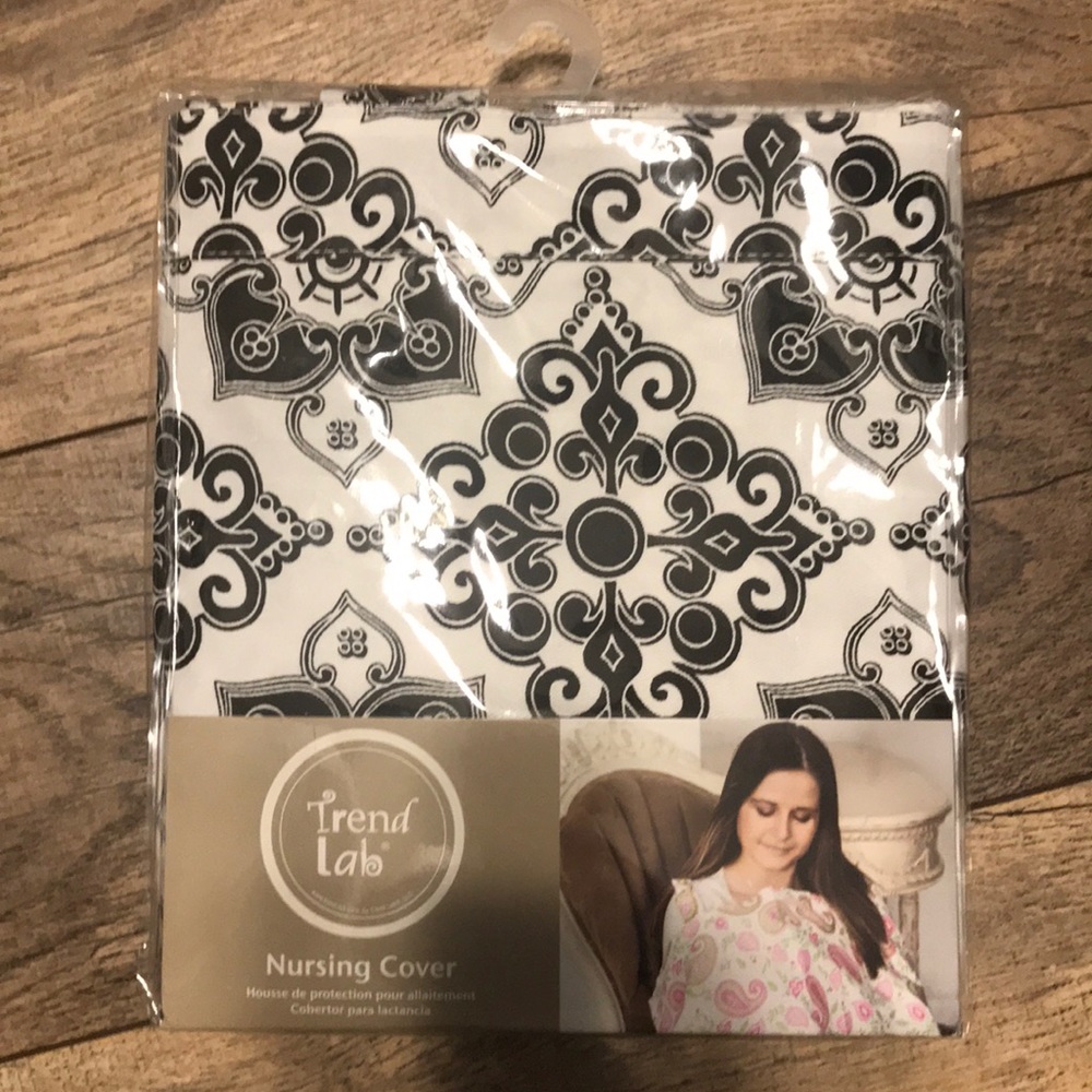 Nursing cover NWT
